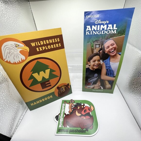 NEW 2024 Walt Disney World WDW Annual Passholder Pumbaa Pumba & Timon Magnet/Map - Picture 1 of 7